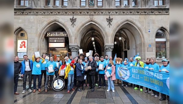 Unterschriftenübergabe in München