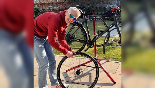 Fahrräder reparieren und Gutes tun - das ist der Ansatz von Bike4ukraine