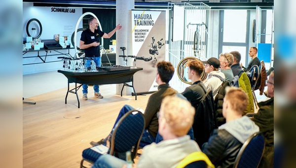 Foto: Schwalbe - Bild vom  DealerTech-Training im Januar 2024 bei Schwalbe