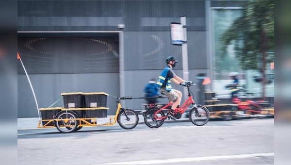 Ein spannendes Gespann: Tern-Cargobike und Anhänger von Carla Cargo.