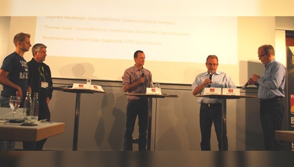 Reto Aeschbacher, Bernhard Lange, Moderator Bernd-Uwe Gutknecht, Siegfried Neuberger, Thomas Kunz (von links)
