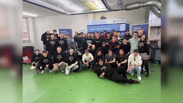 Foto: Bundesfachschule Zweiradhandwerk - Frischgebackene Zweiradmeister