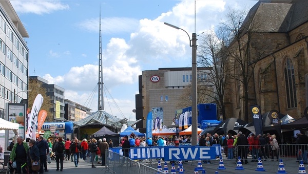 Reges Treiben in der Dortmunder Innenstadt beim E-Bike Festival