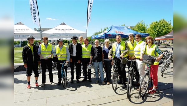 Die Teilnehmer der Parlamentarischen Fahrradtour