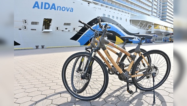 1000 neue Bambus-Räder werden nach und nach auf die Schiffe der AIDA-Flotte verteilt.