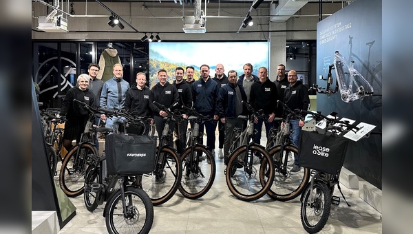 Foto: Kalkhoff/Lease a Bike - Übergabe der Kalkhoff E-Bikes an Lease a bike