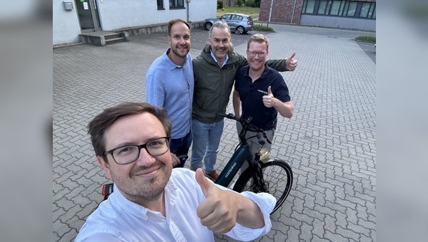Von links: Maximilian Schay (Gründer & Geschäftsführer), Jonas Stolzke (Gründer & Geschäftsführer), Andreas Warneke (CFO) und Matthias Schimmel (COO).

 