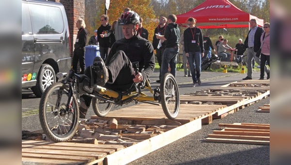 Anspruchsvolle Teststrecke beim Händler-Workshop von Hase Bikes