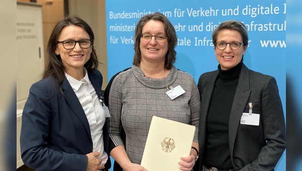 v.l. Prof. Dr. Martina Klärle (Frankfurt UAS), Prof. Dr. Petra Schäfer (Frankfurt UAS), Dr. Sandra Wolf (R&M)