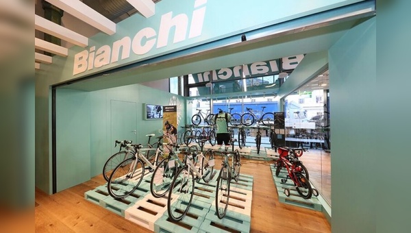 Showroom im Umfeld von italienischer Feinkost in München