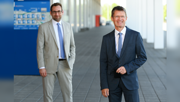 CFO Stefan Mittag (links) und Messegeschäftsführer Friedrichshafen Klaus Wellmann