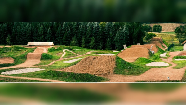 Ein Traum im Grünen: der neu gestaltete Bike-Park von Messingschlager