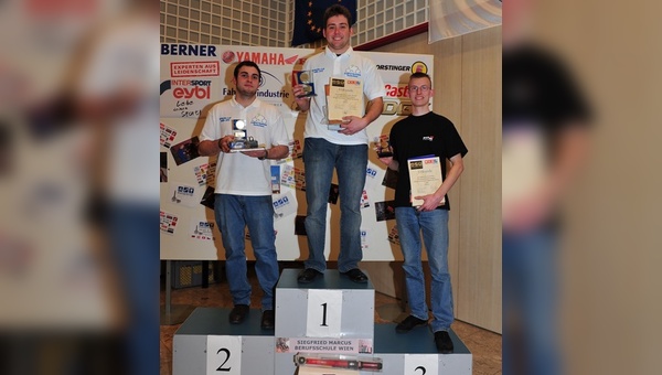 Die siegreichen Fahrrad-Mechaniker. Michael Rampetsreiter (1), David Geisel (2) und Daniel Komarek (3).