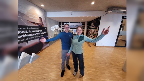 Foto: Vaude - Kai Vogt, Leitung VAUDE x Business, und Melanie Bleicher, Leitung VAUDE Academy für nachhaltiges Wirtschaften, laden interessierte Unternehmen herzlich dazu ein!
