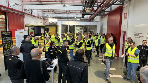 Foto: Daniel Hrkac/velobiz.de - Eine Station der Händlerreise von velobiz.de: Reifenproduzent Pirelli