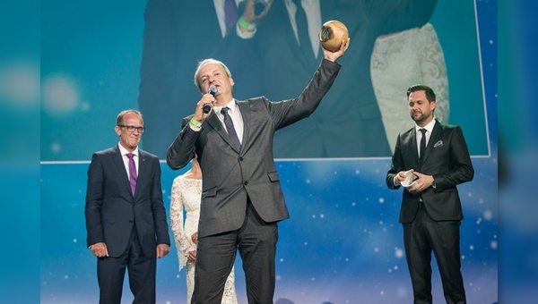 Vaude-Mann Jan Lorch nahm den Preis in München entgegen.