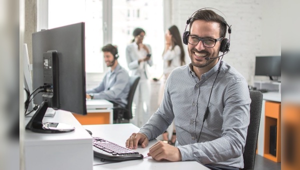 Die Kommunikation per Telefon ist nur eine Möglichkeit der Kontaktaufnahme.