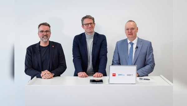 Uwe Wöll, Wasilis von Rauch und Burkhard Stork präsentierten die Marktzahlen für 2025.