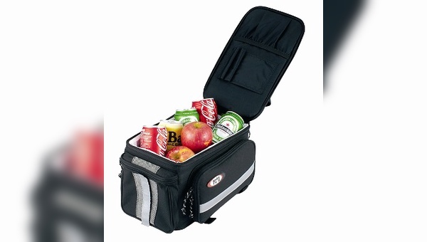 Die Fahrradgepäcktasche "Rack Bag" ist ein idealer Begleiter im Sommer.