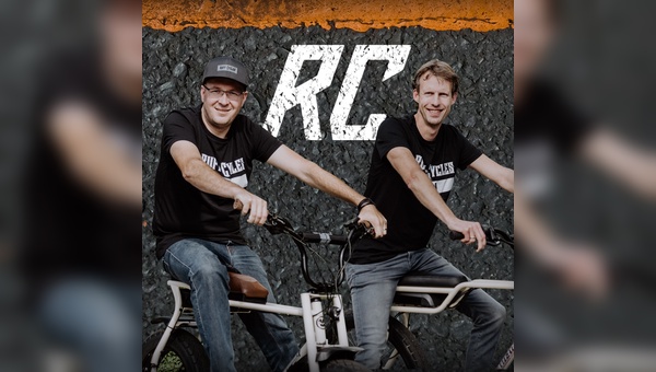 Robert de Vries (rechts) und Vincent Mazet treten kuenftig für Ruff Cycles in die Pedale.