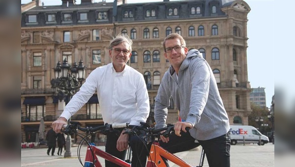 Die E-Bike-Macher Wolfgang Momberger und Helge von Fugler haben kaum Erfahrung im Fahrradmarkt – Vorteil oder Nachteil?