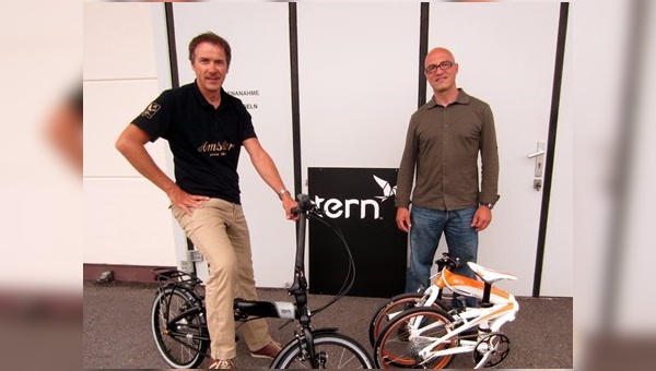Stefan Bührer (links), Verkaufsleiter und Antonio Lecce (rechts), Technischer Leiter in Amslers Fahrradsparte