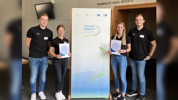 Die Energie-Scouts von SKS GERMANY bei der Besten-Ehrung in Berlin (v.l.n.r.): Henry Schmidt, Cara Siefert, Sophie Stachowicz, Jamie Green (es fehlt Björn Merten).