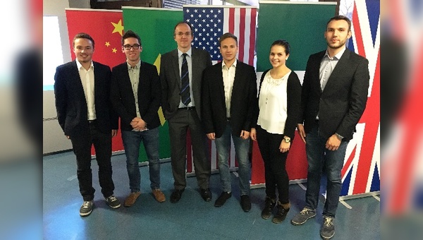 Cedric Schnitzer, Kevin Roth, Prof. Dr. Gerd Nufer, Marius Scheib, Mirjam Petkau, Paul Krauss - Foto ESB Business School