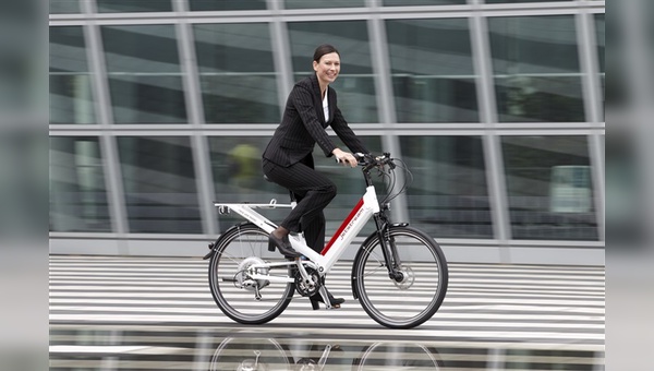 Das dürfte bald häufiger zu sehen sein: Ein Pedelec als Dienstfahrrad