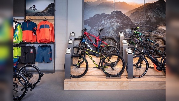 Im Jahr 2017 wurden die ersten Bike-World-Fachmärkte in der Schweiz eröffnet.