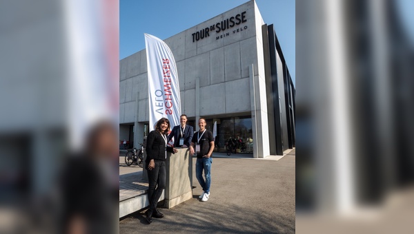 Sie wollen das Label «Schweizer Velo» mit Inhalt versehen: Samuel Böhni von der Fachhochschule OST (Mitte), Alexandra Komenda und Reto Meyer von TdS Rad.