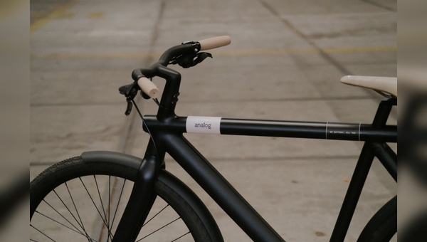 Foto: Roetz Bikes - Analog heißt ein limitiertes Modell, dass im Prinzip ein S3 von VanMoof nur ohne Motor ist. 