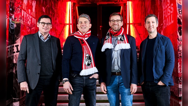 Oliver Leki (Vorstand SC Freiburg), Florian Baur (Geschäftsführer JobRad GmbH), Ulrich Prediger (Gründer und Aufsichtsrat JobRad) und Jochen Saier (Vorstand SC Freiburg) (v. l. n. r.).