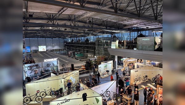 Foto: Jürgen Wetzstein/velobiz.de - Einchecken für einen Flug oder sich vom Fahrradbau inspierieren lassen - beides ist in Dresden bei der Bespoked möglich