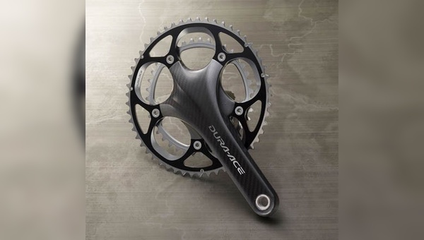 Die Carbon-Kurbel FC 7800c ist künftig mit der neuen Dura-Ace-Serie kompatibel.