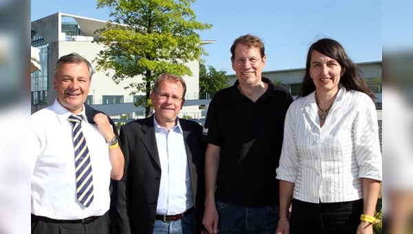v.l. :  Torsten Staffeldt (MdB), Siegfried Neuberger (Geschäftsführer ZIV), Gero Storjohann (MdB), Kirsten Lühmann (MdB)