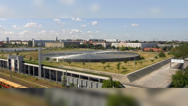 Blick von Außen auf das Velodrom in Berlin.