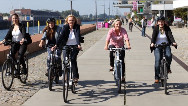 Der Weg zur Arbeit - auf einem Dienstrad