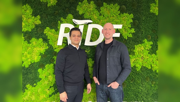 Foto: Rad Mobility - CEO Massi Naqshbandi (l.) und CSO Sebastian Pangels.