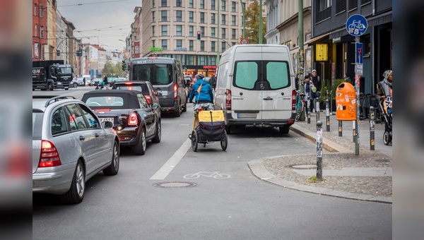 Schlechte Infrastruktur führt zu gefährliche Situationen für Radfahrer.