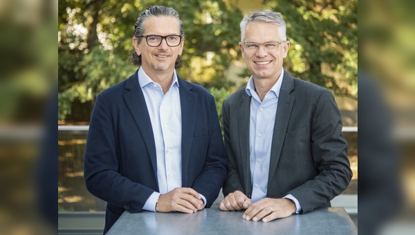 Michael Winter (links), CEO und Georg Höfler (rechts), CFO/COO der Uvex Winter Holding GmbH & Co KG bilden die Spitze der Uvex Sports Group, bis neue Kräfte für die Führung dort gefunden sind.