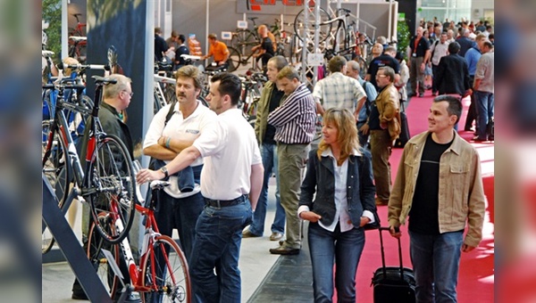 Auf der IFMA herrschte 2007 bei geringerer Besucherzahl eine konzentrierte Arbeitsatmosphäre. (Foto: Kölnmesse)