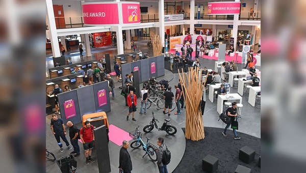 Eurobike-Award: Ausstellung der Gewinner im Rahmen der Leitmesse im Foyer.