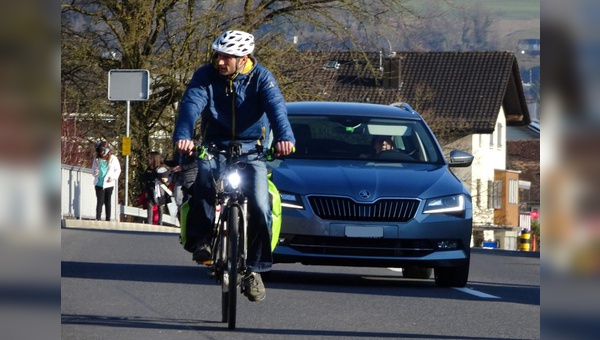 Fuer E-Bike-Fahrende gelten in der Schweiz neue Vorschriften.
