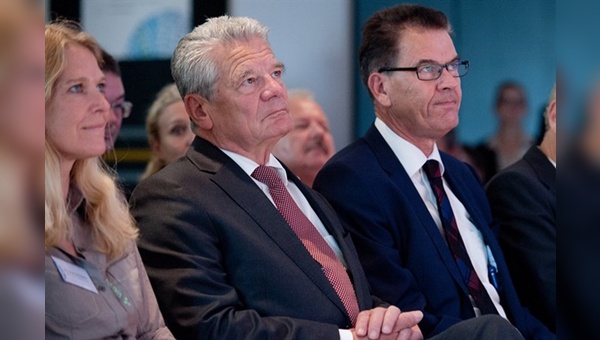 Antje von Dewitz an der Seite von Bundespräsident Joachim Gauck und Bundesminister Dr. Gerd Müller