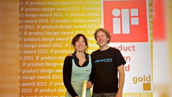 Kirsten und Marec Hase mit dem Gold-Award