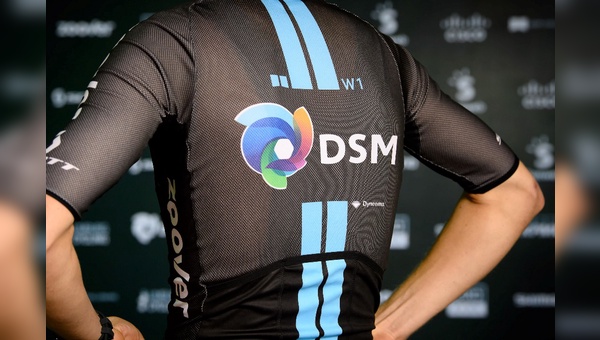 Bioracer und Funktionsspezialist DSM entwickeln gemeinsam und ruesten Team aus.