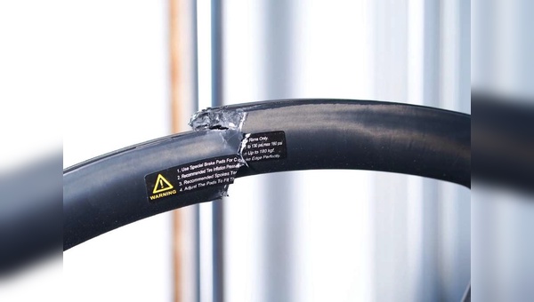 Foto: Bike Ahead Composites - Der Labortest zeigt - die Produktfälschungen sind potenziell gefährlich