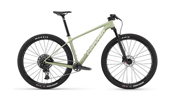 Mit dem «ZHT-5» präsentiert Cervélo ein schnörkelloses Hardtail für Crosscountry-Rennen, wobei die filigranen Sitzstreben für mehr Komfort sorgen und den Rücken schonen sollen.