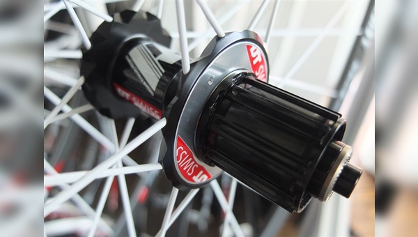Alle "Dicut"-Räder von DT Swiss werden mit 11-Gang-Freilaufkörper geliefert.